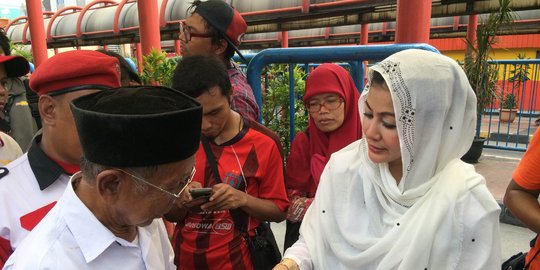 Nyagub DKI 2017, Hasnaeni 'wanita emas' ngaku belum sowan ke SBY