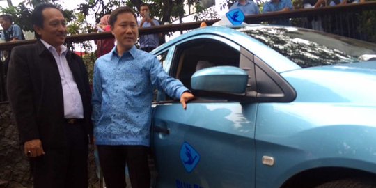 Ini strategi Blue Bird saingi Grabcar dan Uber