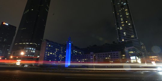 Pemandangan Earth Hour di kawasan Bundaran HI