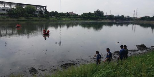 Hindari amukan massa, pelaku tabrak lari ceburkan diri ke Waduk