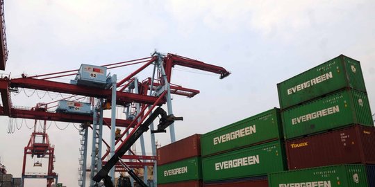 Pangkas waktu inap kontainer, pemerintah pakai 3 pelabuhan Banten