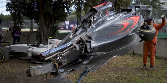 Begini mobil Alonso yang nyaris tak berbentuk usai kecelakaan fatal