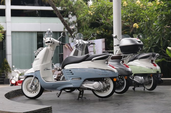 serah terima peugeot scooters ke konsumen di indonesia