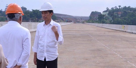 Presiden Jokowi minta ISEI beri solusi efisiensi ekonomi