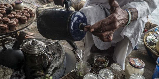 Mencicipi seduhan kopi khas Mesir di pinggiran Sungai Nil