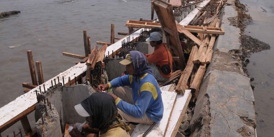 Berpotensi jebol, tanggul sungai di Cilacap kembali ancam permukiman