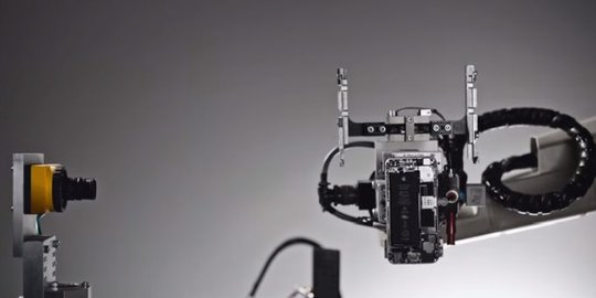 Liam, robot Apple yang 'hancurkan' iPhone bekas untuk daur ulang