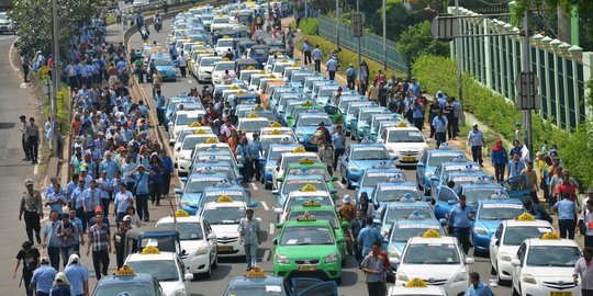 Kapolda Metro imbau Uber dan Grab tak beroperasi sementara