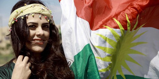 Pesona tentara wanita Kurdi rayakan Tahun Baru Persia