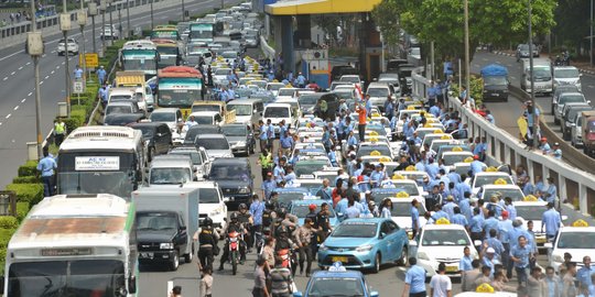 Ada bubaran demo, polisi imbau pekerja di Semanggi tunda kepulangan