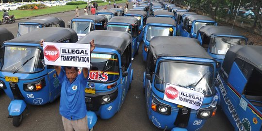 Curhatan sopir bajaj harus utang makan & rokok gara-gara ojek online