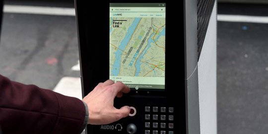 Canggihnya LinkNYC, warnet gratis pinggir jalan buatan New York