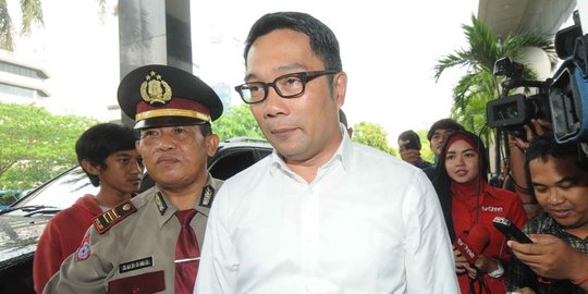 Santainya Ridwan Kamil hadapi sopir omprengan