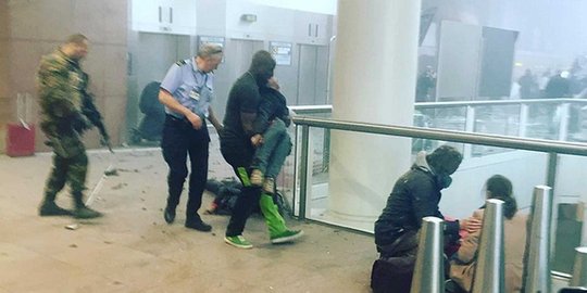 Suasana mencekam saat serangan bom di bandara Zaventem Belgia