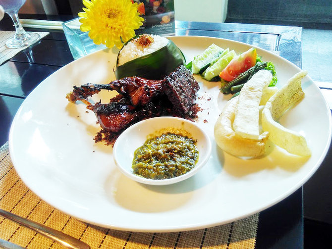 bebek bakar rempah sambal ijo hotel santika premiere malang