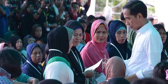 Presiden Jokowi beri bantuan untuk 97 lansia di Balikpapan