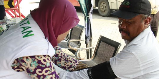 Tes kesehatan, banyak sopir bus di Surabaya mengidap kencing manis