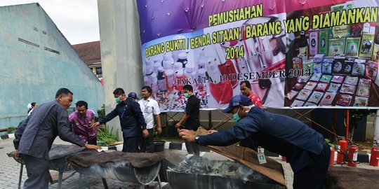 BPOM bakar obat, makanan dan kosmetik ilegal senilai Rp 2,2 miliar