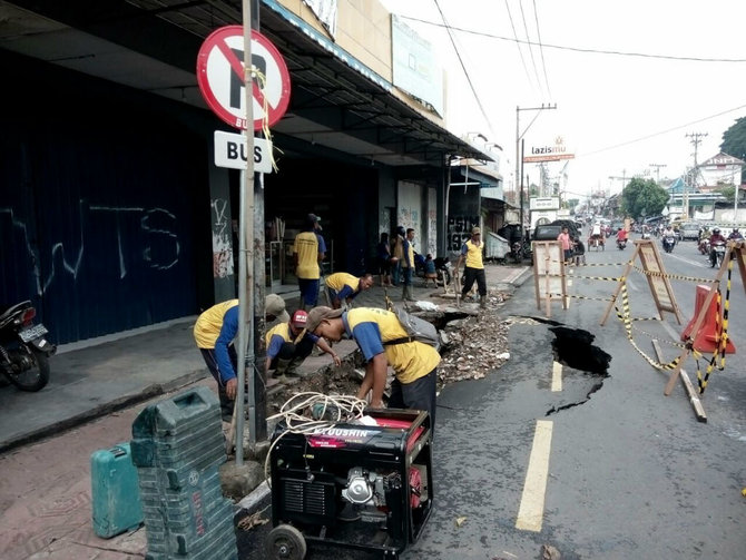 jalan ahmad dahlan yogyakarta ambles