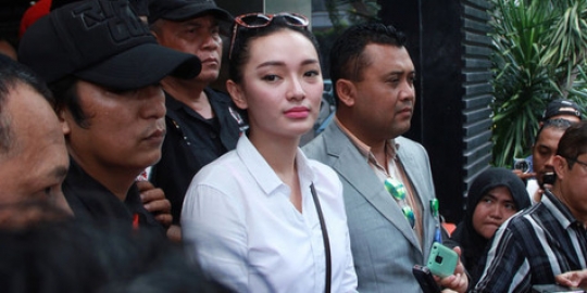 Depresi karena kasusnya, Zaskia Gotik mencoba ikhlas