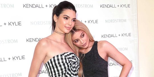 Luncurkan koleksi busana, Kendall dan Kylie tampil cantik