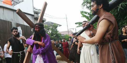 Aksi teatrikal mengenang kesengsaraan Yesus sebelum disalib