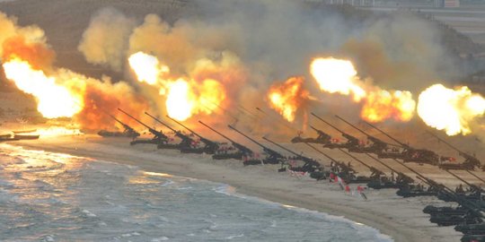 Militer Korut pamer kekuatan tempur di hadapan Kim Jong-un