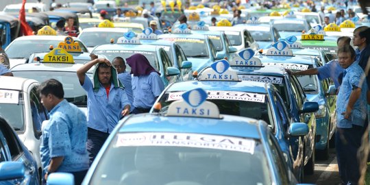 Pemprov DKI: Kalau angkutan umum banyak, Grab dan Uber mati sendiri