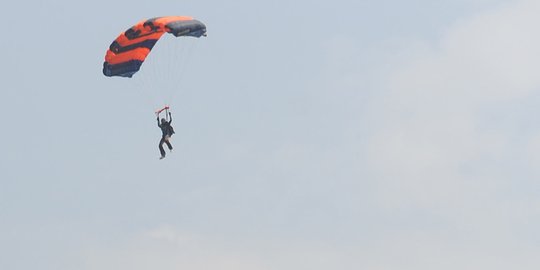 Penerjun perempuan tewas di pantai ternyata anak anggota TNI AU