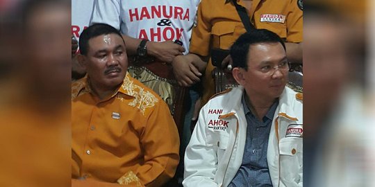 Didukung 'nyagub' DKI lagi, Ahok pakai jaket Hanura