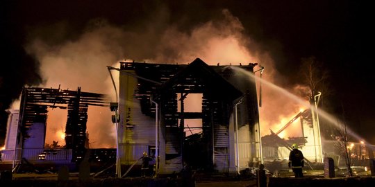 Malam Paskah, gereja berusia 230 tahun dibakar orang