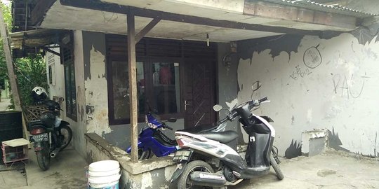 Warga kerap pergoki lihat ayah Marshanda gantung baju kotor
