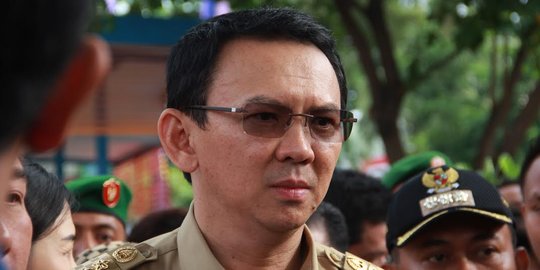 Ahok: Tanya saja dateng dari mana tuh lampu Masjid Luar Batang