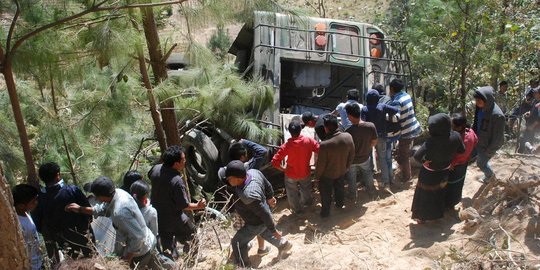 Bus di Guatemala terjun ke jurang 200 meter, 19 orang tewas
