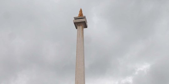 Janji politikus loncat dan gantung diri di Monas