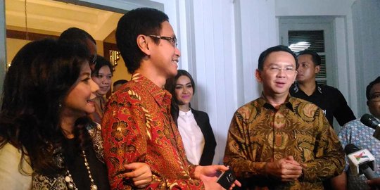 Artis yang sambangi rumah dinas serahkan KTP dukung Ahok di Pilgub