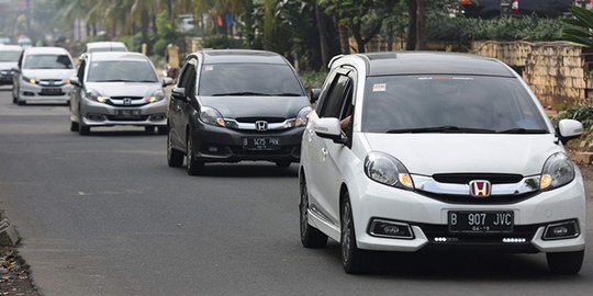 Dikejar polisi, Mobilio hasil rampokan ditinggal di Tol Tangerang