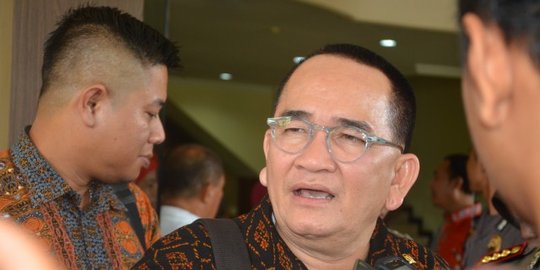 Ruhut minta Jokowi copot Yusron sebagai Dubes karena hina Ahok