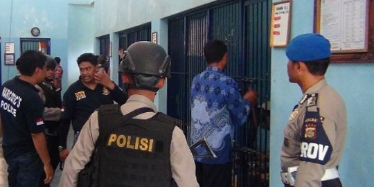 Sidak lapas Bangli, polisi temukan kertas togel & klip bekas sabu