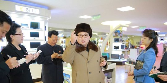 ponsel warganya yang bisa akses internet rev2