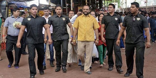 Begini lima cara unik orang tajir pamer barang berlapis emas