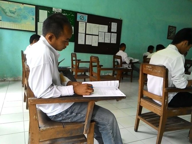 ujian nasional di lapas lowokwaru