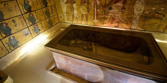 Melihat lebih dekat sarkofagus emas Firaun Tutankhamun