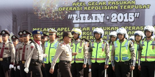 personel diturunkan polda metro bikin pagar betis