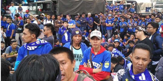 1.750 Polisi Bekasi amankan jalur suporter Persib dan Arema ke GBK