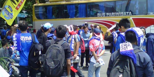 Arema tour Batavia, ribuan Aremania diberangkatkan dari Balaikota