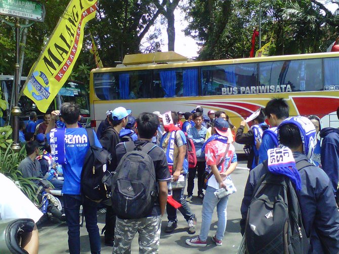 aremania berangkat ke gbk