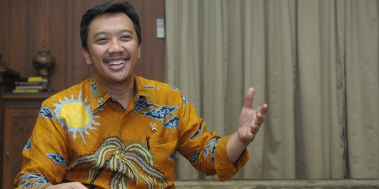 Di hadapan santri, Menteri Imam Nahrawi baca kitab kuning