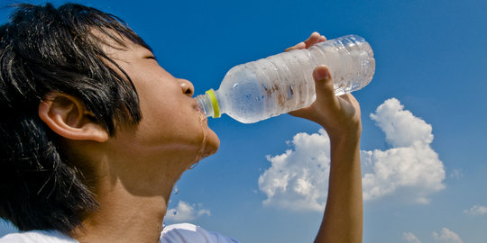 Apa yang terjadi di tubuh saat kamu hanya minum segelas air sehari?