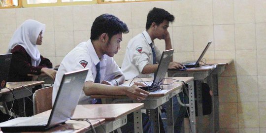 Antisipasi mati listrik saat UN, SMA di Depok sewa genset Rp 10 juta